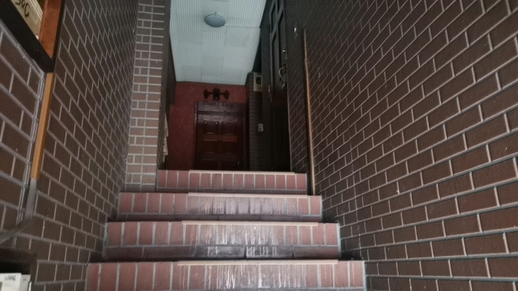 ヤリ部屋への階段