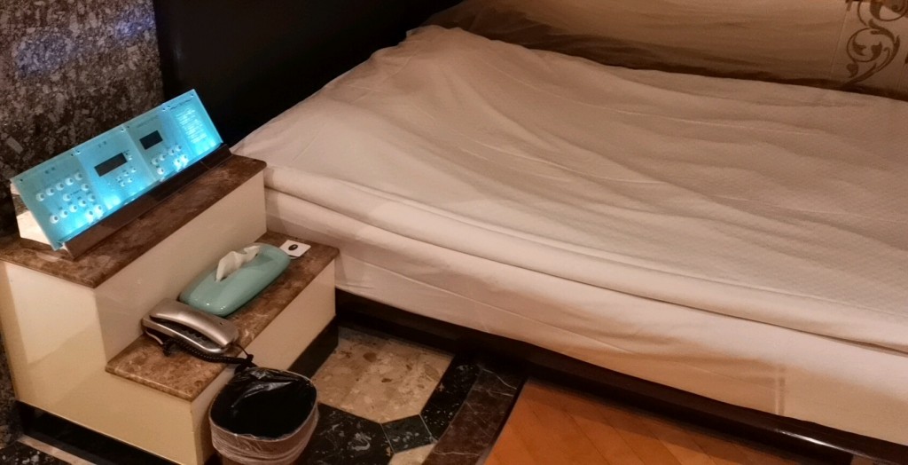XO歌舞伎町のベッド